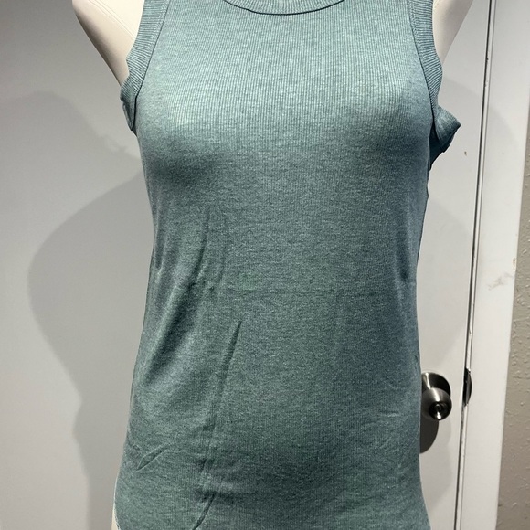 Women's Green Sleeveless Top - Picture 9 of 10